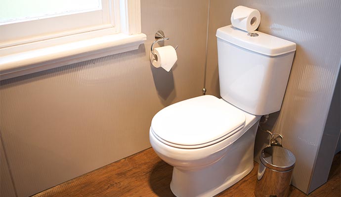 Clean toilet floor